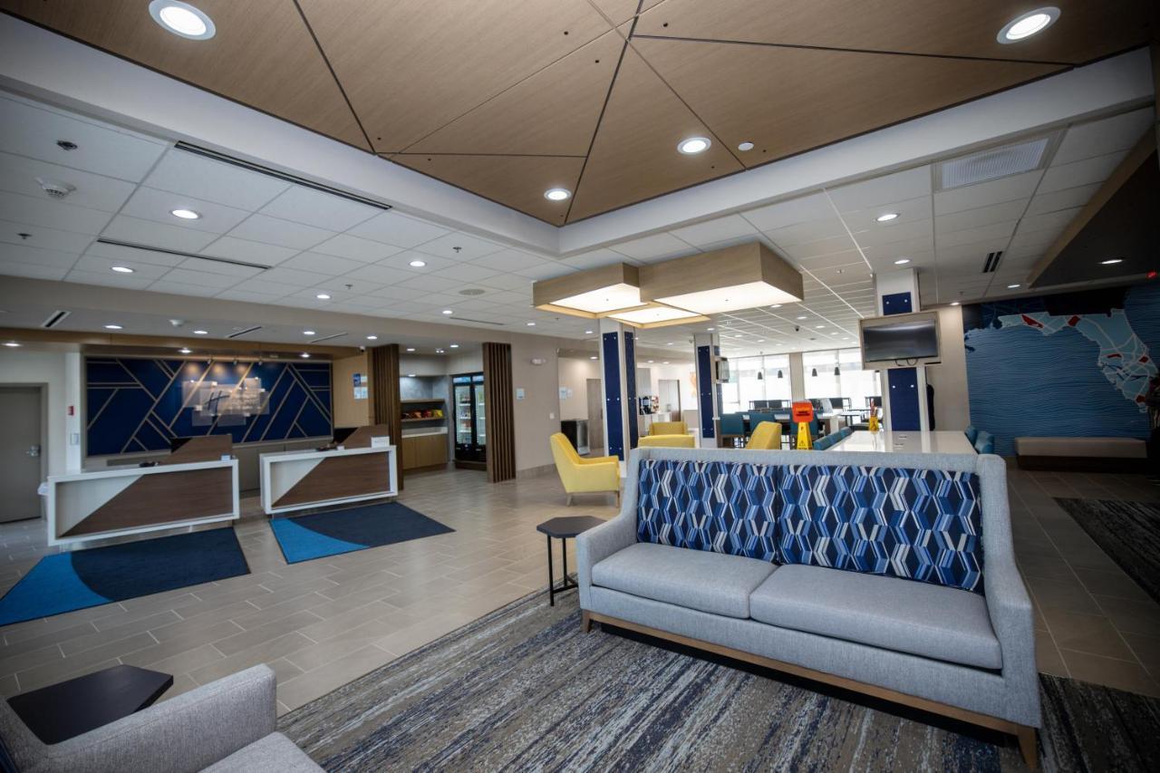 Holiday Inn Express & Suites Tampa Stadium - Airport Area By Ihg Экстерьер фото