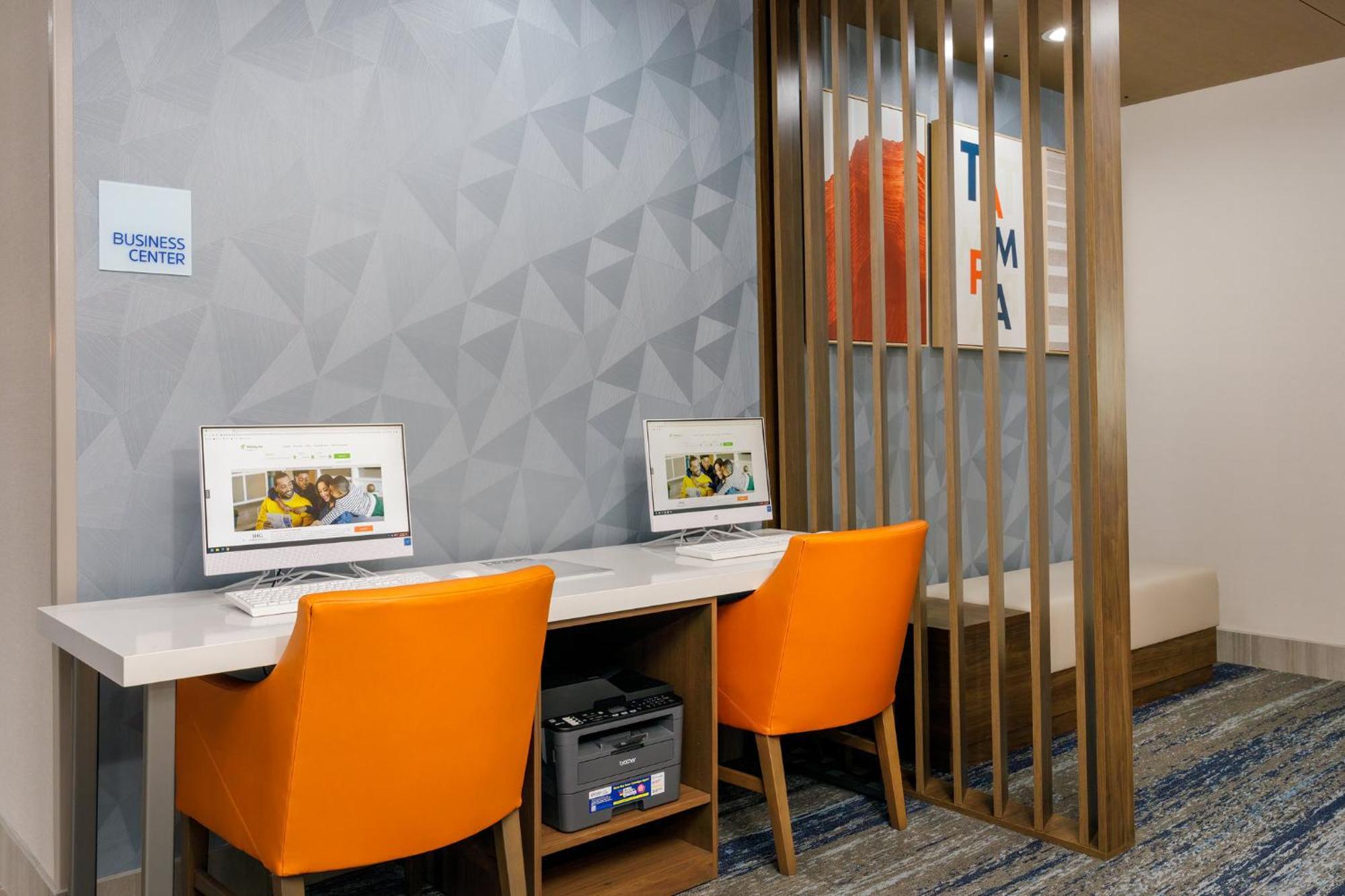 Holiday Inn Express & Suites Tampa Stadium - Airport Area By Ihg Экстерьер фото